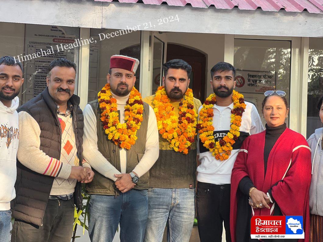 Akhilesh Chaudhary was welcomed on becoming the state general secretary and Anirudh Thakur on becoming the Hamirpur Block Youth Congress President